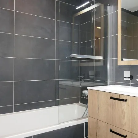 Confort Moderne Aux 2 Alpes : Bel 45 M², 6 Pers, Neige Et Soleil, Proche Des Pistes - Fr-1-546-37 Apartment Les Deux Alpes